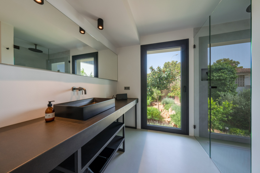 Einzigartige Meerblick-Villa in renommierter Lage - Gäste-WC (4600)